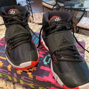 Kyrie 6 Basketball Shoes